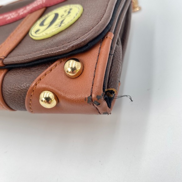 Harry Potter Hogwarts Trunk Crossbody Bag Wallet Brown Gold Studs 9 3/4 Patch - Picture 2 of 14
